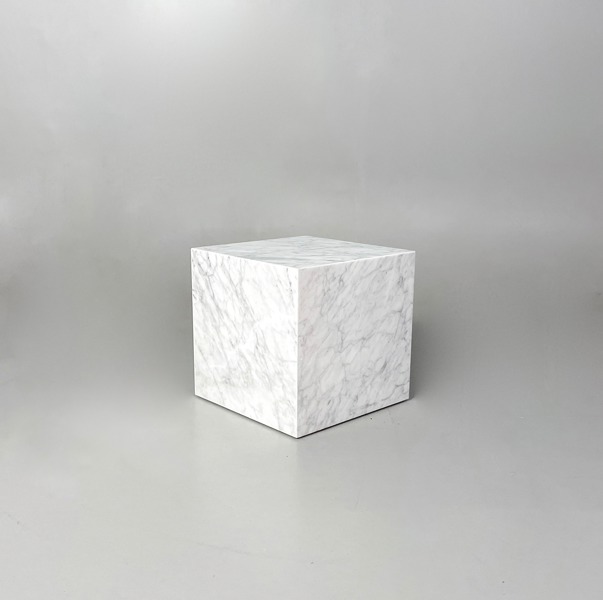 Sidobord Soffbord Plinth Cubic - Audo Copenhagen