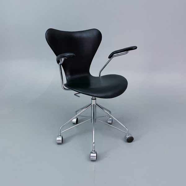 Arbetsstol Sjuan 3217 Fritz Hansen Arne Jacobsen