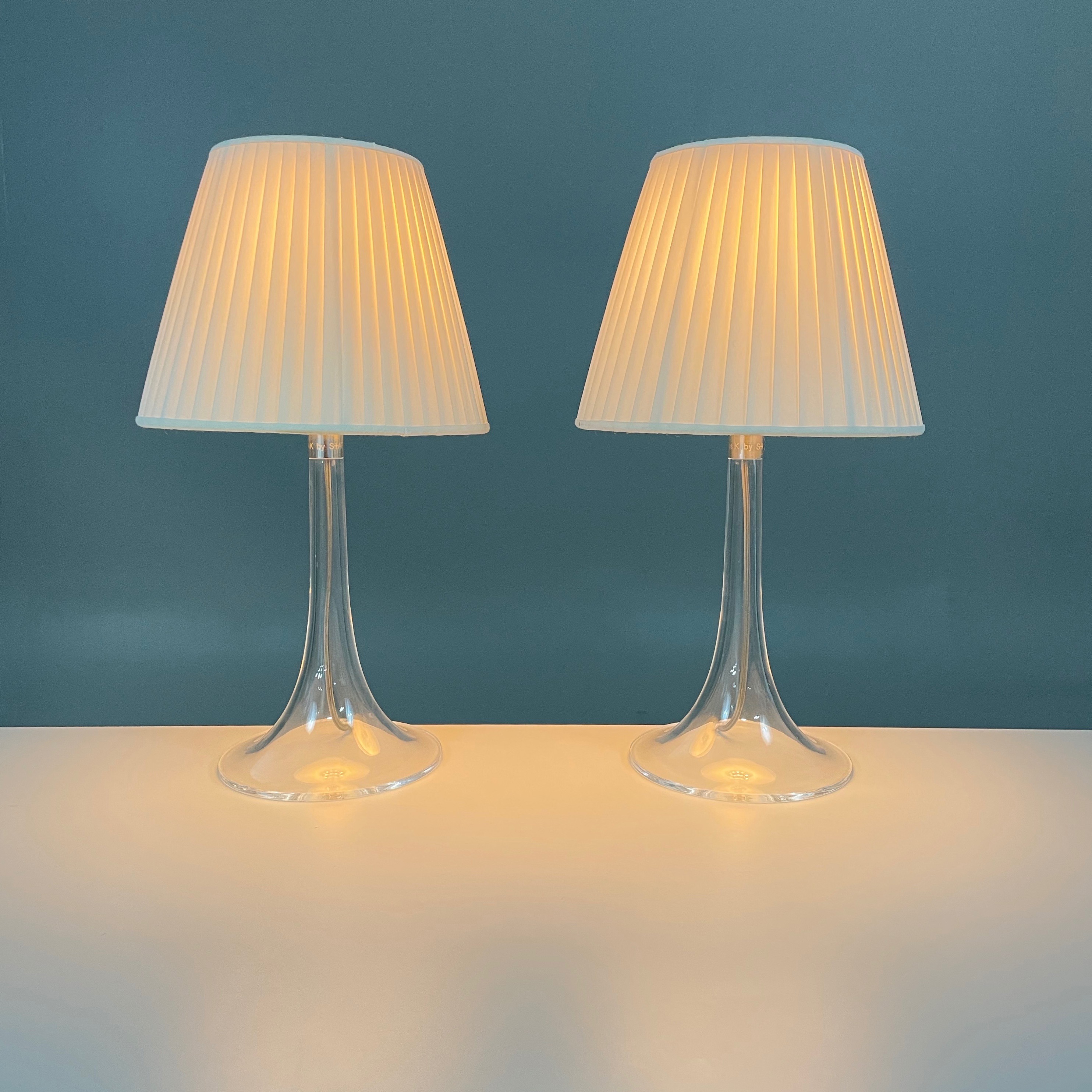 2st bordslampor Flos Miss K Soft | Auktion rekomoauctions.se
