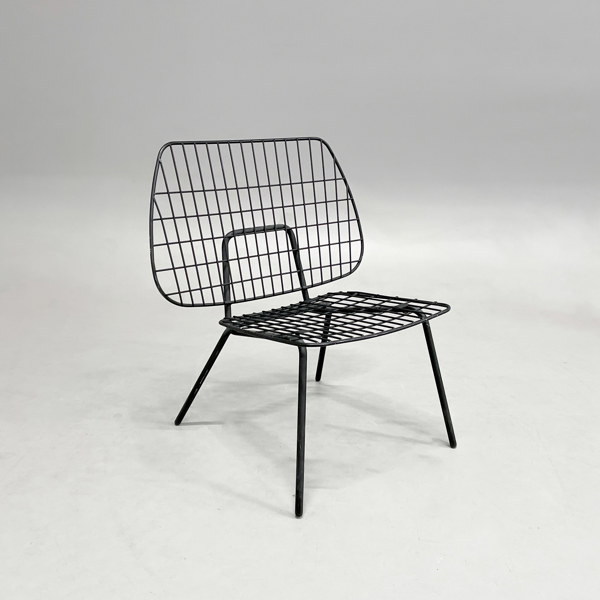 WM String Lounge Chair