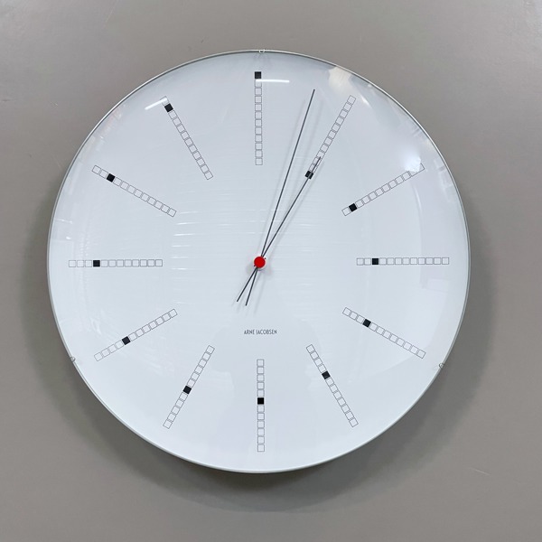 Klocka Arne Jacobsen Bankers Clock Rosendahl_266d_8dc4e78f2b24afa_lg.jpeg