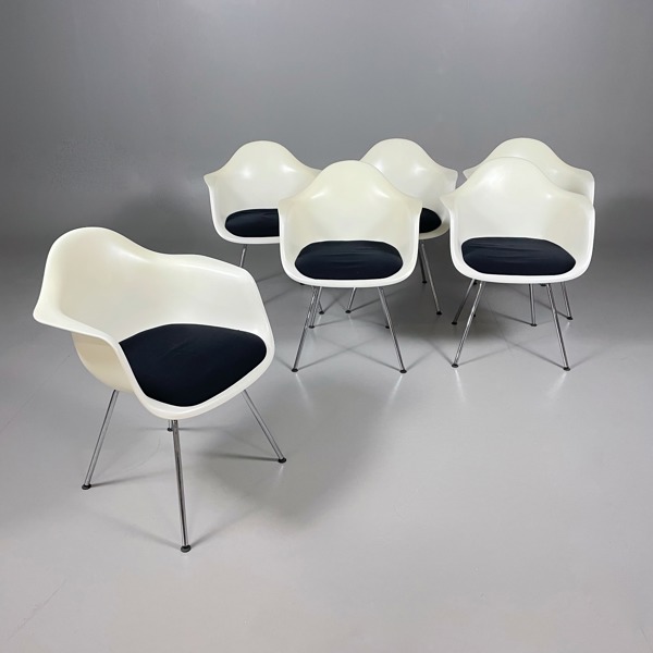 6st Karmstolar Vitra Eames Plastic Armchair DAX