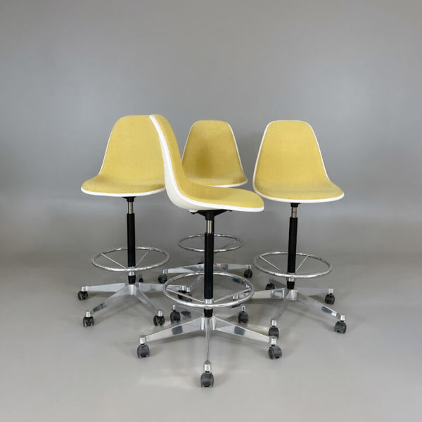 4st Barstolar Eames Plastic Side Chair PSCC