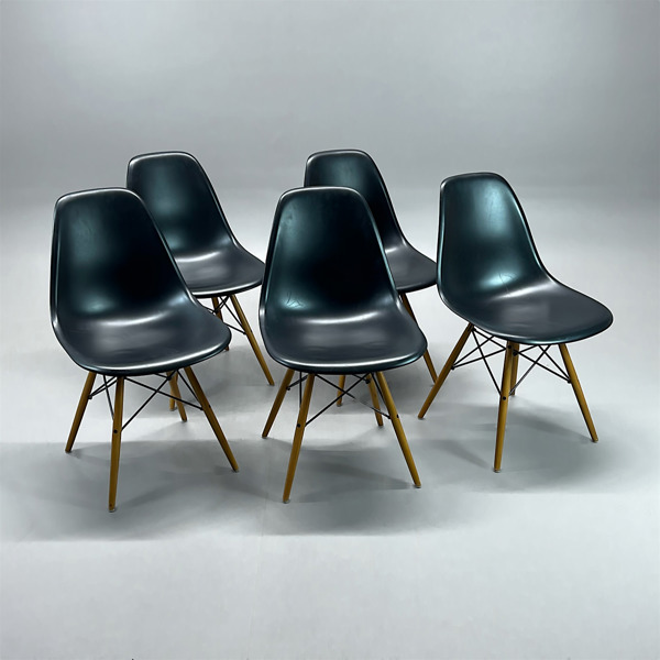Plastic Chair DSW- Charles & Ray Eames -Vitra