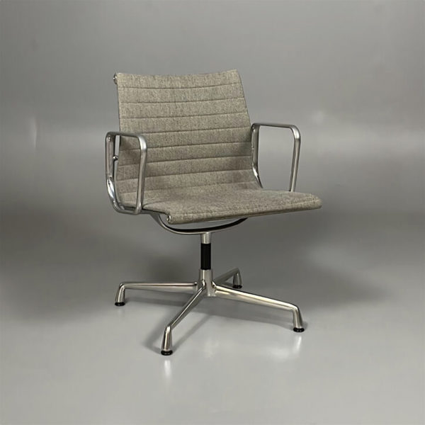 Stol Vitra Aluminium Chair EA 108