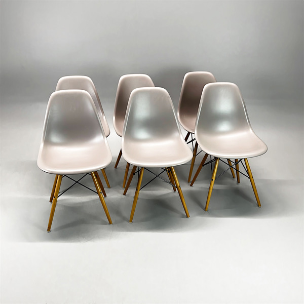 Charles & Ray Eames - Plastic Chair DSW - VITRA