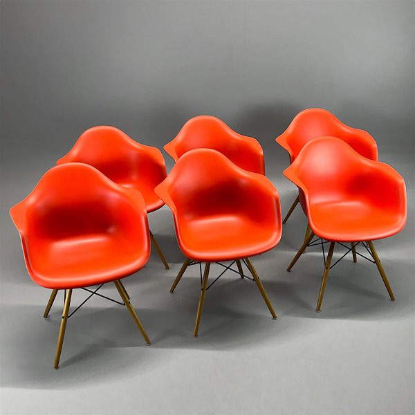 Ray & Charles Eames - 6st Plastic Armchair DAW - VITRA