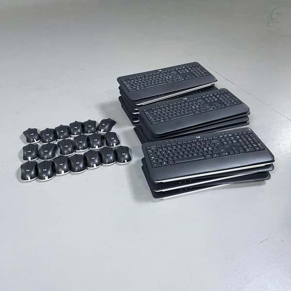 19st Trådlösa tangentbord/möss Logitech K540