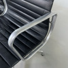Charles & Ray Eames -  Aluminium Chair EA108 - VITRA