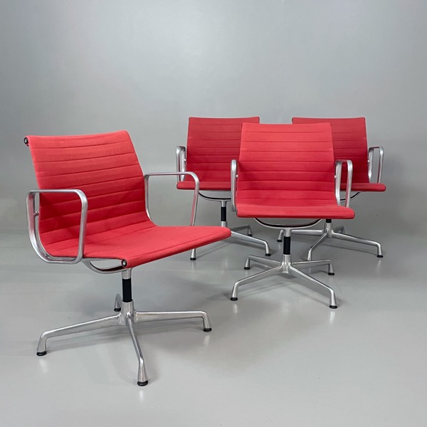 Charles & Ray Eames - Aluminium Chair EA108 - VITRA
