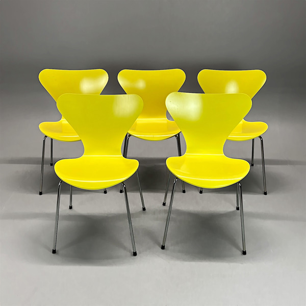 Caféstolar, Sjuan 3107, Fritz Hansen, Arne Jacobsen