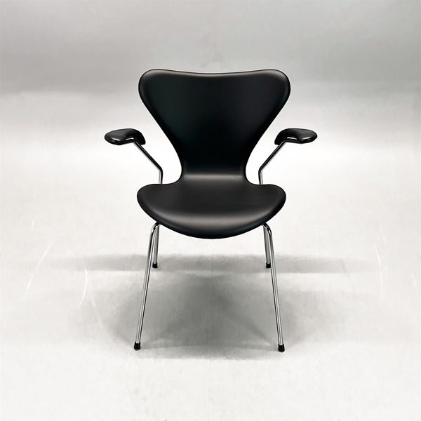 Arne Jakobsen - Sjuan 3207 - FRITZ HANSEN