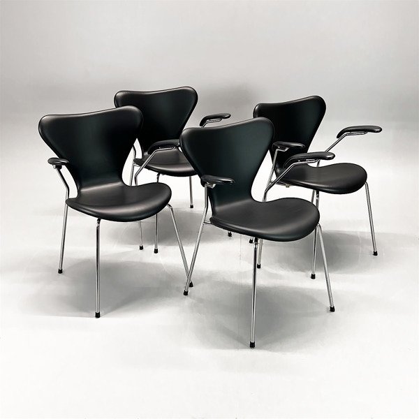 Arne Jakobsen - Sjuan 3207 - FRITZ HANSEN