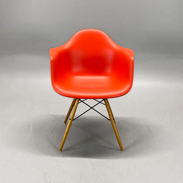 Ray & Charles Eames - Plastic Armchair DAW - VITRA