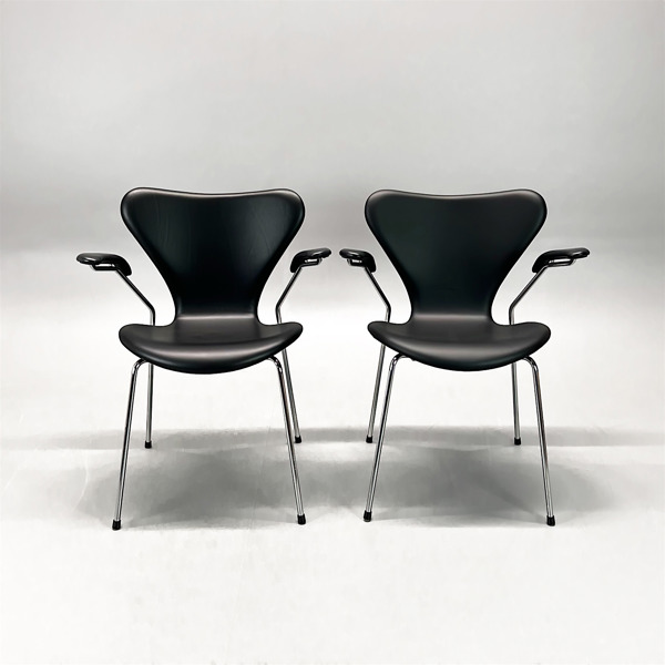 Arne Jakobsen - Sjuan 3207- FRITZ HANSEN