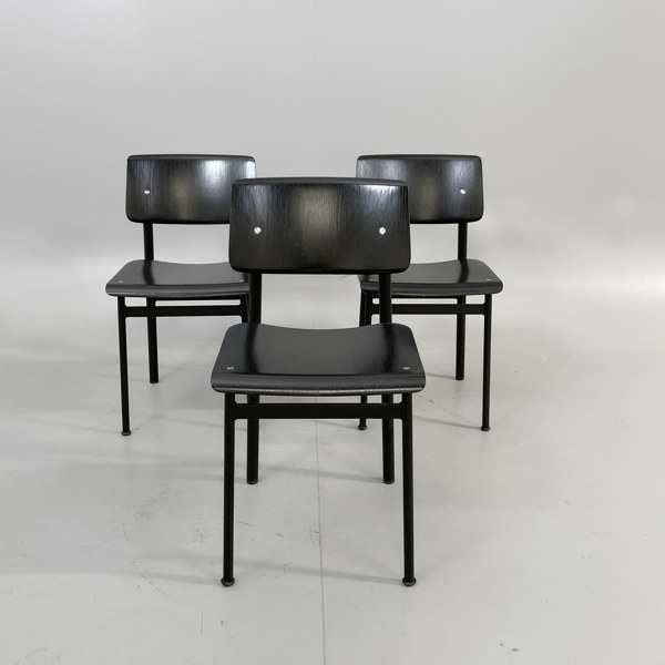 3 st stolar MUUTO Loft chair