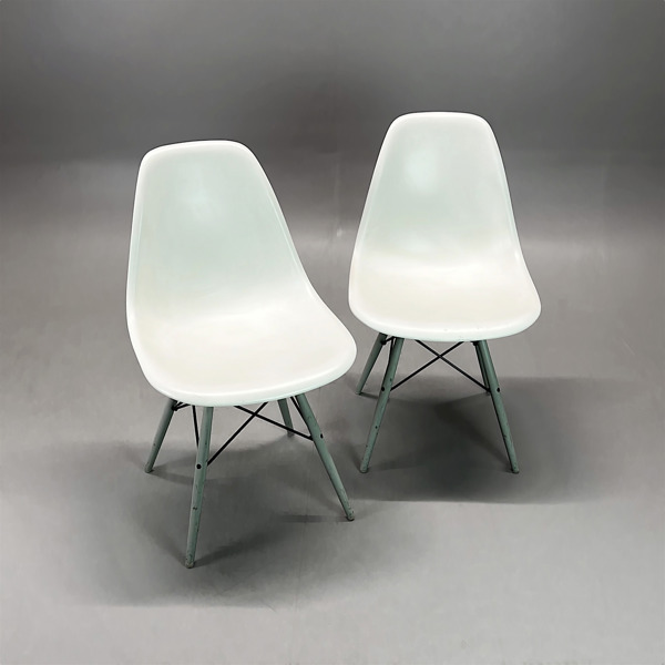 2st matstolar Plastic Side Chair DSW Charles & Ray Eames Vitra