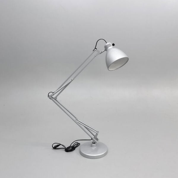 Skrivbordslampa Luxo L-1