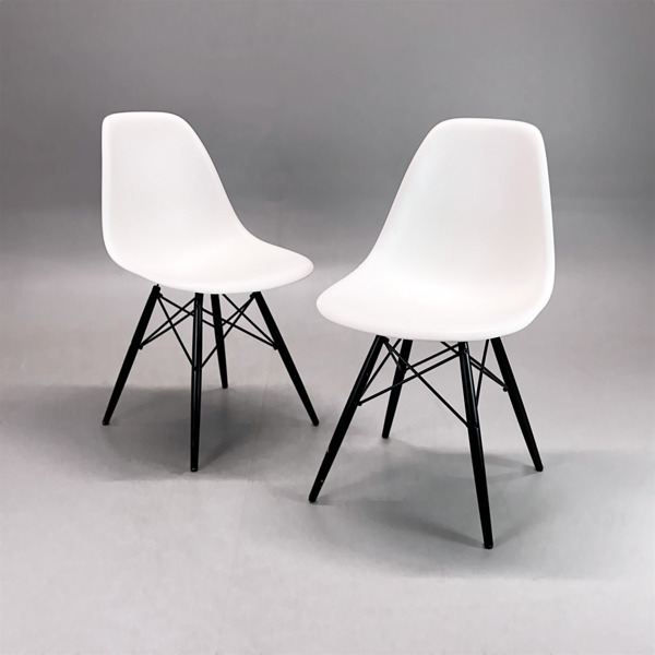 Stolar "Eames Plastic Chair DSW" - Vitra