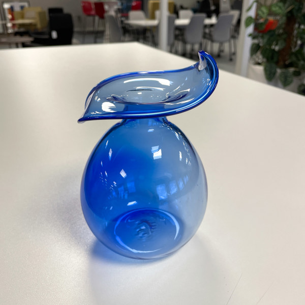 Glasvas blå