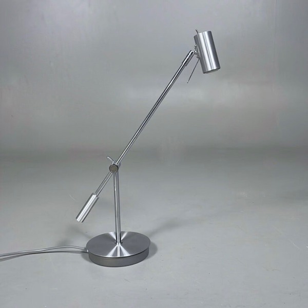 Skrivbordslampa Belid Cato