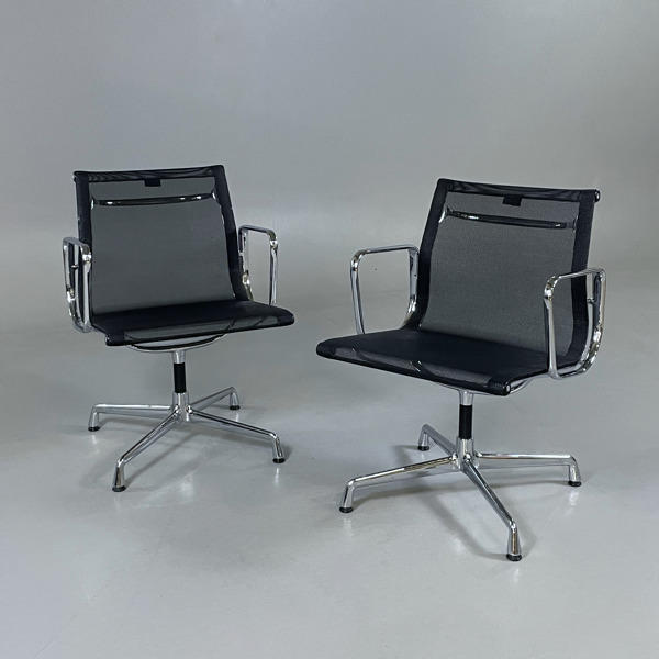 Charles & Ray Eames - 2 st Aluminium Chair EA 108 - VITRA