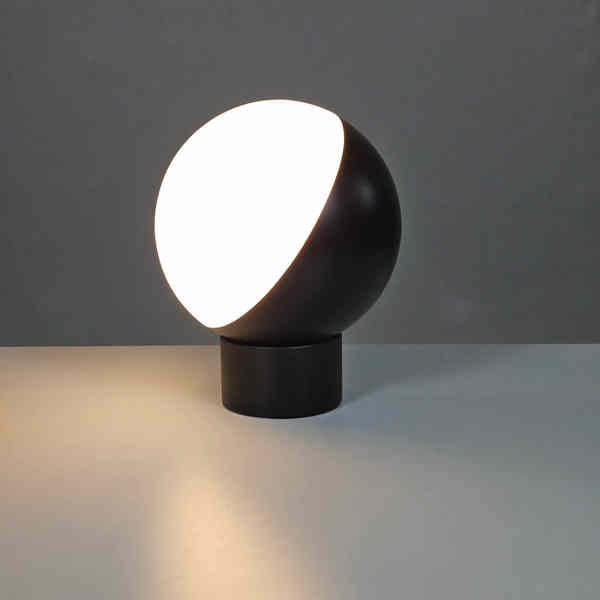 Bordslampa Globen Lighting Contur