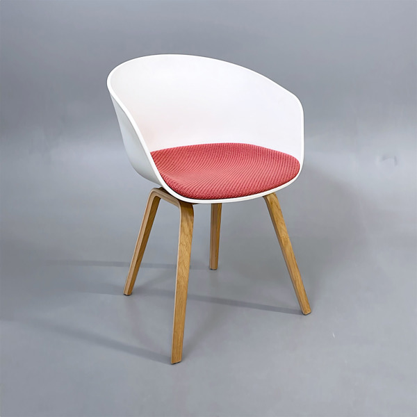 Stol Hay About a Chair 22