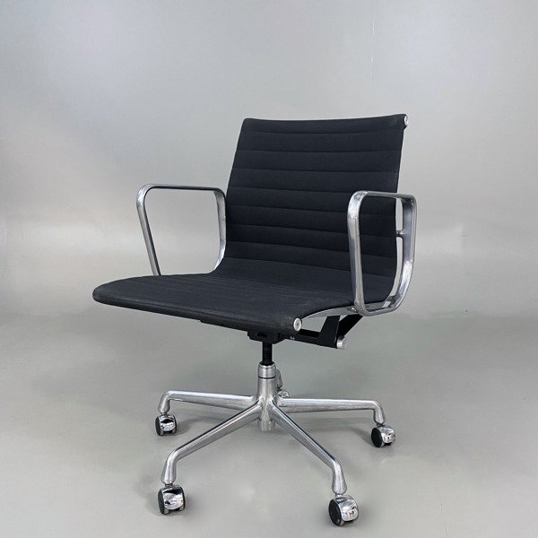 Kontorsstol Herman Miller Aluminium Group EA335